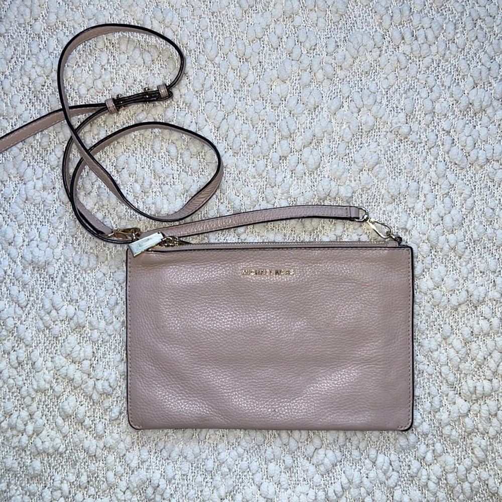 Michael Kors Pink Jet-Set Crossbody Bag